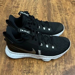 Nike Lebron Witness V Basketball Sneakers Size 10